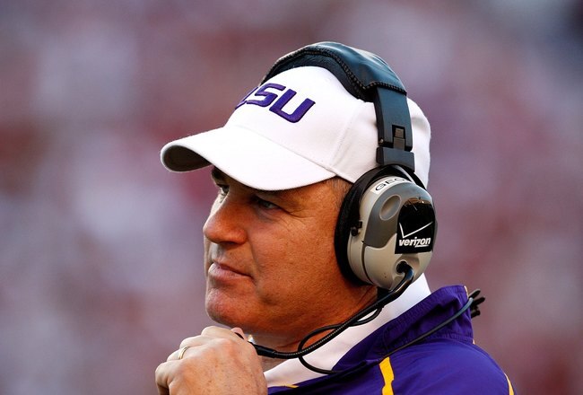 TUSCALOOSA, AL - NOVEMBER 07:  Head coach Les Miles of the Louisiana State University Tigers against the Alabama Crimson Tide at Bryant-Denny Stadium on November 7, 2009 in Tuscaloosa, Alabama.  (Photo by Kevin C. Cox/Getty Images)