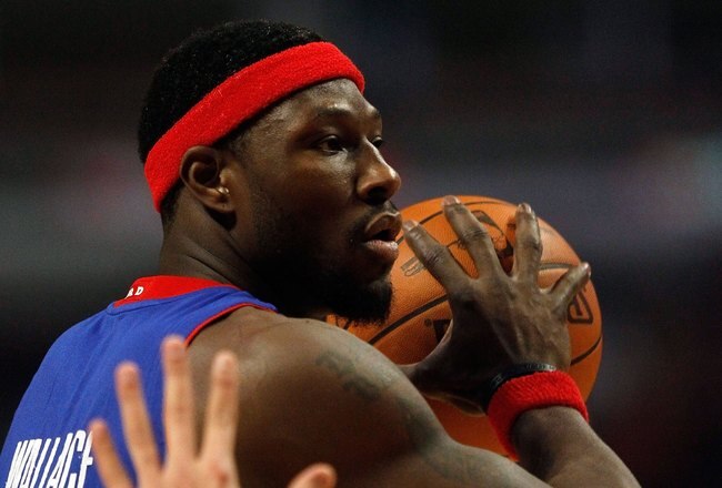CHICAGO - DECEMBER 02: Ben Wallace #6 of the Detroit Pistons looks to pass against the Chicago Bulls at the United Center on December 2, 2009 in Chicago, Illinois. The Bulls defeated the Pistons 92-85. NOTE TO USER: User expressly acknowledges and agrees that, by downloading and/or using this Photograph, User is consenting to the terms and conditions of the Getty Images License Agreement. (Photo by Jonathan Daniel/Getty Images)