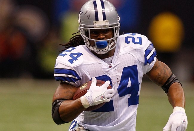 NEW ORLEANS - DECEMBER 19:  Marion Barber #24 of the Dallas Cowboys runs the ball against the New Orleans Saints at Louisiana Superdome on December 19, 2009 in New Orleans, Louisiana.  (Photo by Chris Graythen/Getty Images)