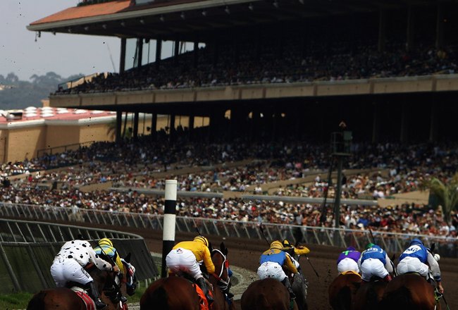 DEL MAR, CA - JULY 19:  A general view of the horses coming out of the final turn into the front stretch during Opening Day at Del Mar, 6 1/2 Furlongs TransUnion Title on July 19, 2006 at Del Mar Thoroughbred Club in Del Mar, California.  (Photo by Donald Miralle/Getty Images)