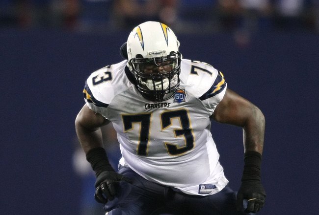 EAST RUTHERFORD, NJ - NOVEMBER 8:  Marcus McNeill #73 of the San Diego Chargers against the New York Giants at Giants Stadium on November 8, 2009 in East Rutherford, New Jersey. The Chargers defeated the Giants 21-20.  (Photo by Nick Laham/Getty Images)