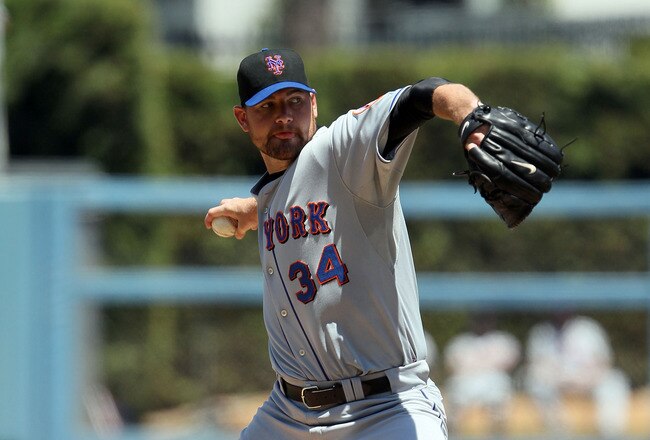 LOS ANGELES, CA - JULY 24:  Mike Pelfrey #34 of the New York Mets pitches against the Los Angeles Dodgers in the second inning at Dodger Stadium on July 24, 2010 in Los Angeles, California.  (Photo by Jeff Gross/Getty Images)