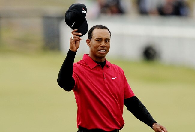 ST ANDREWS, SCOTLAND - JULY 18:  Tiger Woods of the USA walks up the 18th fairway during the final round of the 139th Open Championship on the Old Course, St Andrews on July 18, 2010 in St Andrews, Scotland.  (Photo by Harry How/Getty Images)