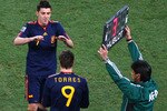 JOHANNESBURG, SOUTH AFRICA - JULY 11:  David Villa of Spain shakes hands with Fernando Torres as he is substituted during the 2010 FIFA World Cup South Africa Final match between Netherlands and Spain at Soccer City Stadium on July 11, 2010 in Johannesburg, South Africa.  (Photo by Michael Steele/Getty Images)
