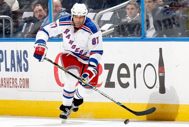 ATLANTA - JANUARY 07:  Donald Brashear #87 of the New York Rangers against the Atlanta Thrashers at Philips Arena on January 7, 2010 in Atlanta, Georgia.  (Photo by Kevin C. Cox/Getty Images)