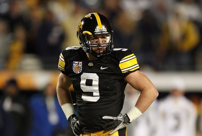 MIAMI GARDENS, FL - JANUARY 05:  Strong Safety Tyler Sash #9 of the Iowa Hawkeyes lines up on defense against the Georgia Tech Yellow Jackets during the FedEx Orange Bowl at Land Shark Stadium on January 5, 2010 in Miami Gardens, Florida. Iowa won 24-14.  (Photo by Doug Benc/Getty Images)
