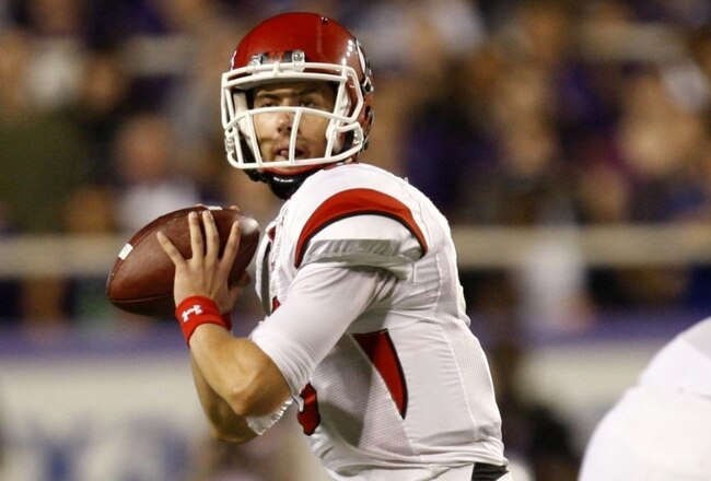 FORT WORTH, TX - NOVEMBER 14:  Quarterback Jordan Wynn #3 of the Utah Utes looks to pass the ball in the second quarter of the game against the TCU Horned Frogs at Amon G. Carter Stadium on November 14, 2009 in Fort Worth, Texas.  (Photo by Ronald Martinez/Getty Images)