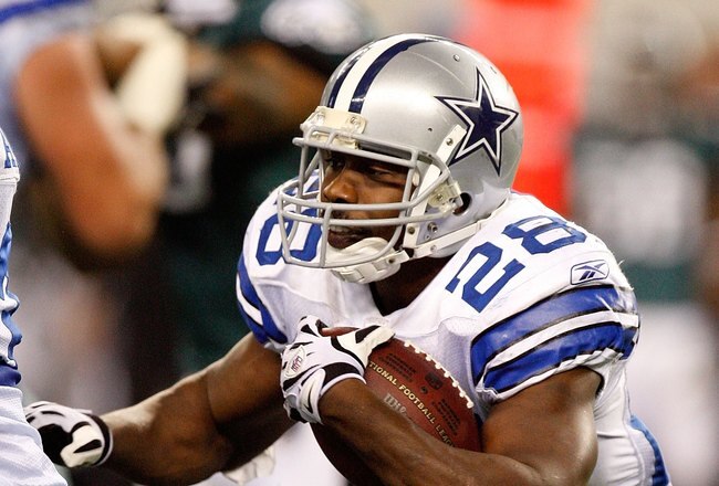 ARLINGTON, TX - JANUARY 03:  Running back Felix Jones #28 of the Dallas Cowboys at Cowboys Stadium on January 3, 2010 in Arlington, Texas.  (Photo by Ronald Martinez/Getty Images)