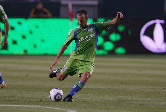 CARSON, CA - JULY 04:  Peter Vagenas #8 of the Seattle Sounders FC kicks the ball against the Los Angeles Galaxy on July 4, 2010 at the Home Depot Center in Carson, California.  (Photo by Jeff Golden/Getty Images)
