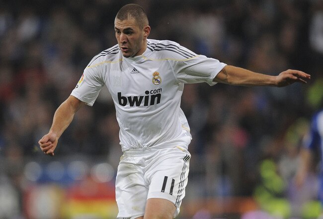 MADRID, SPAIN - FEBRUARY 06:  Karim Benzema of Real Madrid in action during the La Liga match between Real Madrid and Espanyol at Estadio Santiago Bernabeu on February 6, 2010 in Madrid, Spain.  (Photo by Denis Doyle/Getty Images)