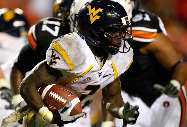 AUBURN, AL - SEPTEMBER 19:  Noel Devine #7 of the West Virginia Mountaineers against the Auburn Tigers at Jordan-Hare Stadium on September 19, 2009 in Auburn, Alabama.  (Photo by Kevin C. Cox/Getty Images)