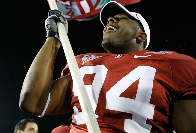 PASADENA, CA - JANUARY 07:  Jeremy Shelley #94 of the Alabama Crimson Tide celebrates after winning the Citi BCS National Championship game over the Texas Longhorns at the Rose Bowl on January 7, 2010 in Pasadena, California. The Crimson Tide defeated the Longhorns 37-21.  (Photo by Jeff Gross/Getty Images)