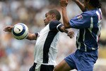 LONDON - AUGUST 6: Wayne Routledge of Tottenham Hotspur in action during the Pre-Season friendly match between Tottenham Hotspur and FC Porto at White Hart Lane on August 6, 2005 in London, England.  (Photo by Clive Rose/Getty Images)