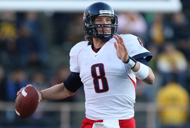 BERKELEY, CA - NOVEMBER 14:  Nick Foles #8 of the Arizona Wildcats passes against the California Golden Bears at California Memorial Stadium on November 14, 2009 in Berkeley, California.  (Photo by Jed Jacobsohn/Getty Images)