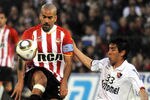Goleador-veron-pelota-villalba-telam_claima20100807_0139_16_crop_150x100