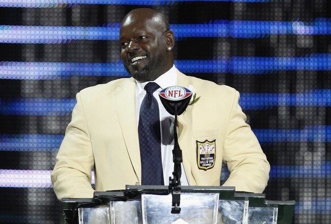 CANTON, OH - AUGUST 7: Emmitt Smith speaks to the crowd during the 2010 Pro Football Hall of Fame Enshrinement Ceremony at the Pro Football Hall of Fame Field at Fawcett Stadium on August 7, 2010 in Canton, Ohio. (Photo by Joe Robbins/Getty Images)