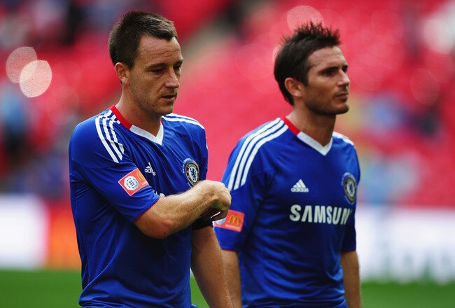 LONDON, ENGLAND - AUGUST 08:  John Terry and Frank Lampard of Chelsea look dejected after the FA Community Shield match between Chelsea and Manchester United at Wembley Stadium on August 8, 2010 in London, England.  (Photo by Laurence Griffiths/Getty Images)