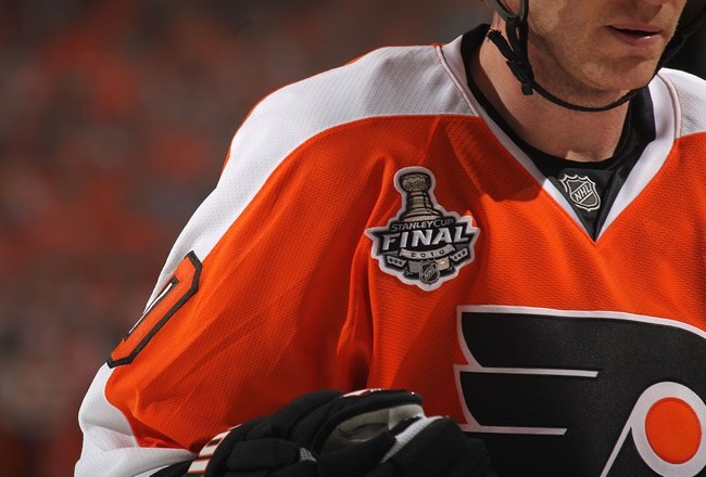 PHILADELPHIA - JUNE 02:  The Stanley Cup Final logo is seen on the uniform of Chris Pronger #20 of the Philadelphia Flyer in Game Three of the 2010 NHL Stanley Cup Final against the Chicago Blackhawks at Wachovia Center on June 2, 2010 in Philadelphia, Pennsylvania.  (Photo by Bruce Bennett/Getty Images)