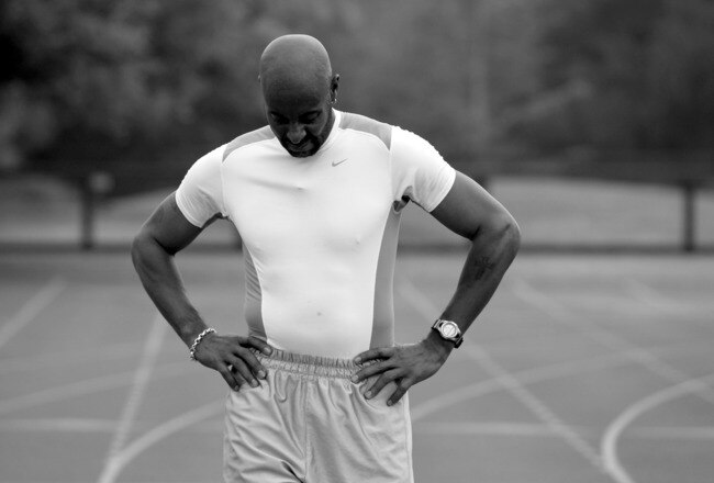 PALO ALTO, CA - OCTOBER 08:  Former NFL player Jerry Rice runs during a portrait shoot at Stanford Universtiy on September 8, 2007 in Palo Alto, California.  (Photo by Jed Jacobsohn/Getty Images)