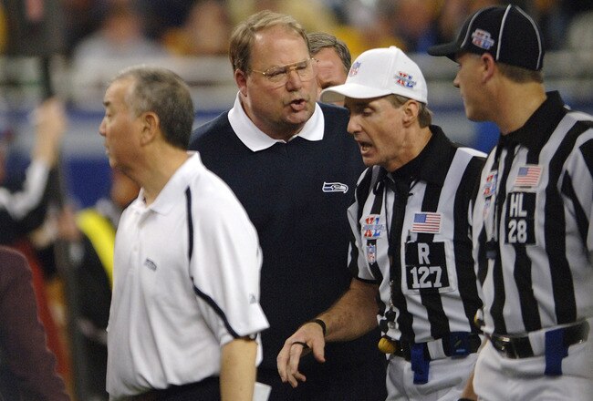 Seahawks head coach Mike Holmgren argues with a ref during Super Bowl XL between the Pittsburgh Steelers and Seattle Seahawks at Ford Field in Detroit, Michigan on February 5, 2006.  (Photo by Al Messerschmidt/Getty Images)