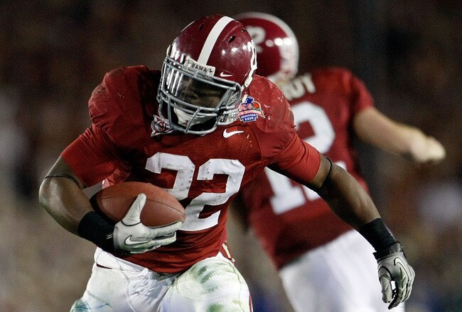 PASADENA, CA - JANUARY 07:  Running back Mark Ingram #22 of the Alabama Crimson Tide runs with the ball against the Texas Longhorns during the Citi BCS National Championship game at the Rose Bowl on January 7, 2010 in Pasadena, California.  (Photo by Jeff Gross/Getty Images)