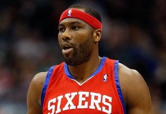DALLAS - NOVEMBER 30:  Forward Elton Brand #42 of the Philadelphia 76ers on November 30, 2009 at American Airlines Center in Dallas, Texas.  NOTE TO USER: User expressly acknowledges and agrees that, by downloading and/or using this Photograph, user is consenting to the terms and conditions of the Getty Images License Agreement.  (Photo by Ronald Martinez/Getty Images)