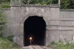Train_tunnel_design_slide_powerpoint_template-300x225