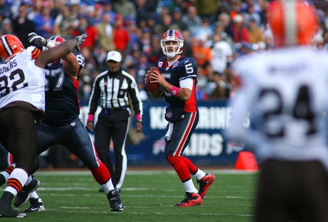 ORCHARD PARK, NY - OCTOBER 11: Trent Edwards #5 of the Buffalo Bills looks downfield for an open receiver during their NFL game against the Cleveland Browns at Ralph Wilson Stadium on October 11, 2009 in Orchard Park, New York. The Browns defeated the Bills 6-3. (Photo by Rick Stewart/Getty Images)