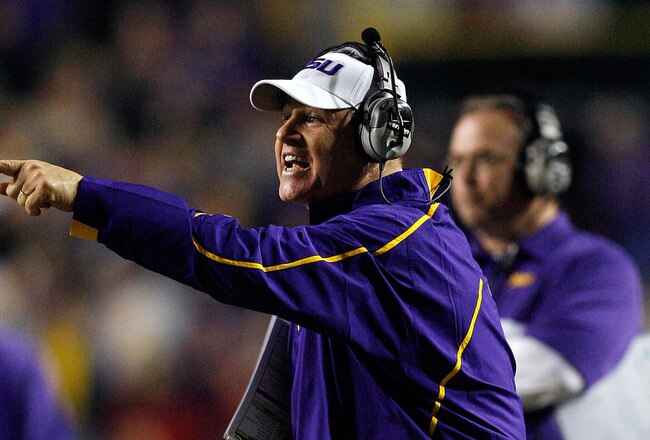 BATON ROUGE, LA - NOVEMBER 28:  Head coach Les Miles of the LSU Tigers calls a play during the game against the Arkansa Razorbacks at Tiger Stadium on November 28, 2009 in Baton Rouge, Louisiana. The Tigers defeated the Razorbacks 33-30 in overtime.  (Photo by Chris Graythen/Getty Images)
