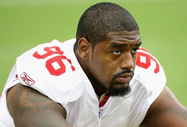 GLENDALE, AZ - SEPTEMBER 13:  Defensive end Kentwan Balmer #96 of the San Francisco 49ers warms up before the NFL game against the Arizona Cardinals at the Universtity of Phoenix Stadium on September 13, 2009 in Glendale, Arizona.  The 49ers defeated the Cardinals 20-16.  (Photo by Christian Petersen/Getty Images)