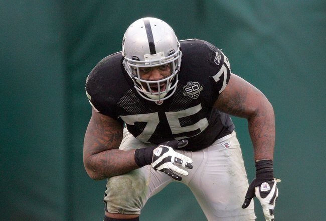 OAKLAND, CA - DECEMBER 13:  Mario Henderson #75 of the Oakland Raiders gets set for the play during their game against the Washington Redskins at Oakland-Alameda County Coliseum on December 13, 2009 in Oakland, California.  (Photo by Ezra Shaw/Getty Images)
