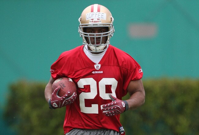 SANTA CLARA, CA - MAY 01:  Glen Coffee #29 of the San Francisco 49ers runs with the ball during the 49ers Minicamp at their training facilities on May 1, 2009 in Santa Clara, California.  (Photo by Jed Jacobsohn/Getty Images)