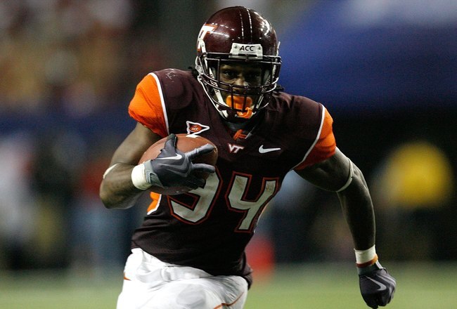 ATLANTA - SEPTEMBER 05:  Ryan Williams #34 of the Virginia Tech Hokies against the Alabama Crimson Tide during the Chick-fil-A Kickoff Game at Georgia Dome on September 5, 2009 in Atlanta, Georgia.  (Photo by Kevin C. Cox/Getty Images)