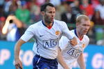 CAPE TOWN, SOUTH AFRICA - JULY 19: Ryan Giggs and Paul Scholes during the Vodacom Challenge match between Kaizer Chiefs and Manchester United at Newlands Stadium on July 19, 2008 in Cape Town, South Africa. (Photo by Lefty Shivambu/Gallo Images/Getty Images)