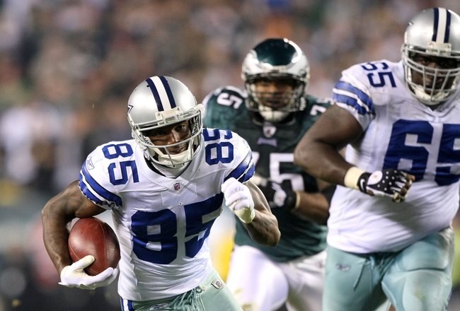 PHILADELPHIA - NOVEMBER 08:  Kevin Ogletree #85 of the Dallas Cowboys runs for yards after the catch against the Philadelphia Eagles at Lincoln Financial Field on November 8, 2009 in Philadelphia, Pennsylvania.  (Photo by Al Bello/Getty Images)