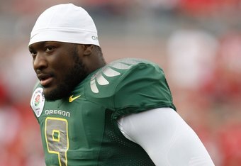 PASADENA, CA - JANUARY 01: LeGarrette Blount #9 of a Oregon Ducks warms-up before to a diversion opposite a Ohio State Buckeyes during a 96th Rose Bowl diversion upon Jan 1, 2010 in Pasadena, California. (Photo by Jeff Gross/Getty Images)