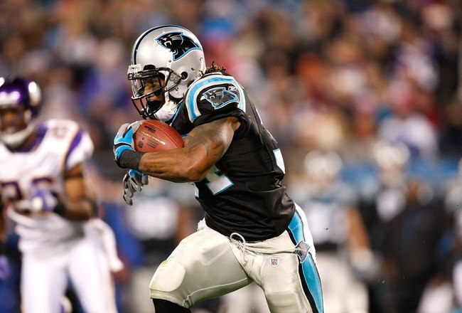 CHARLOTTE, NC - DECEMBER 20:  DeAngelo Williams #34 of the Carolina Panthers against the Minnesota Vikings at Bank of America Stadium on December 20, 2009 in Charlotte, North Carolina.  (Photo by Kevin C. Cox/Getty Images)