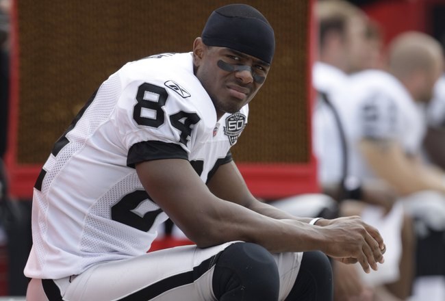 KANSAS CITY, MO - SEPTEMBER 20:  Javon Walker #84 of the Oakland Raiders looks on during the game against the Kansas City Chiefs at Arrowhead Stadium on September 20, 2009 in Kansas City, Missouri. (Photo by Jamie Squire/Getty Images)