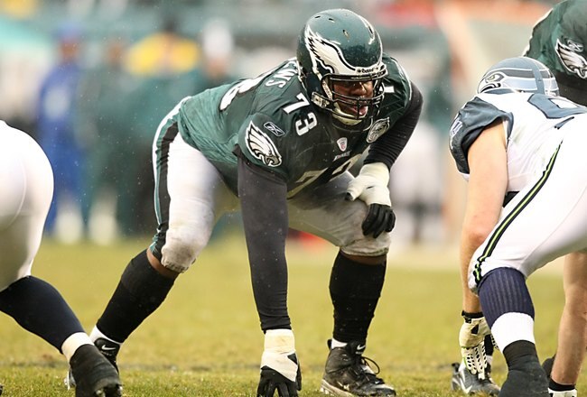 PHILADELPHIA - DECEMBER 2:  Shawn Andrews #73 of the Philadelphia Eagles crouches into position at the line of scrimmage during the NFL game against the Seattle Seahawks at the Lincoln Financial Field on December 2, 2007 in Philadelphia, Pennsylvania. (Photo by Al Bello/Getty Images)