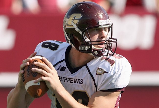 BLOOMINGTON, IN - NOVEMBER 01:  Quarterback Brian Brunner #18 of the Central Michigan Chippewas moves to pass the ball during the game against the Indiana Hooisers at Memorial Stadium on November 1, 2008 in Bloomington, Indiana.  (Photo by Andy Lyons/Getty Images)
