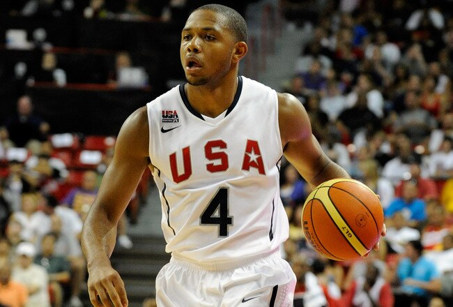 LAS VEGAS - JULY 24:  Eric Gordon #4 of the 2010 USA Basketball Men's National Team brings the ball up the court during a USA Basketball showcase at the Thomas & Mack Center on July 24, 2010 in Las Vegas, Nevada.  (Photo by Ethan Miller/Getty Images)