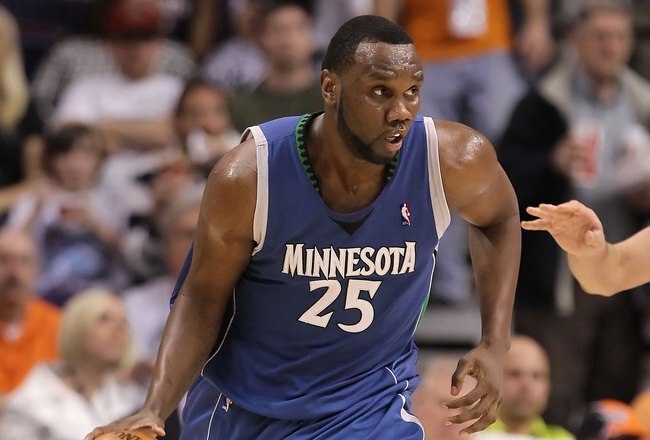 PHOENIX - MARCH 16:  Al Jefferson #25 of the Minnesota Timberwolves handles the ball during the NBA game against the Phoenix Suns at US Airways Center on March 16, 2010 in Phoenix, Arizona. The Suns defeated the Timberwolves 152-114.  NOTE TO USER: User expressly acknowledges and agrees that, by downloading and or using this photograph, User is consenting to the terms and conditions of the Getty Images License Agreement.  (Photo by Christian Petersen/Getty Images)