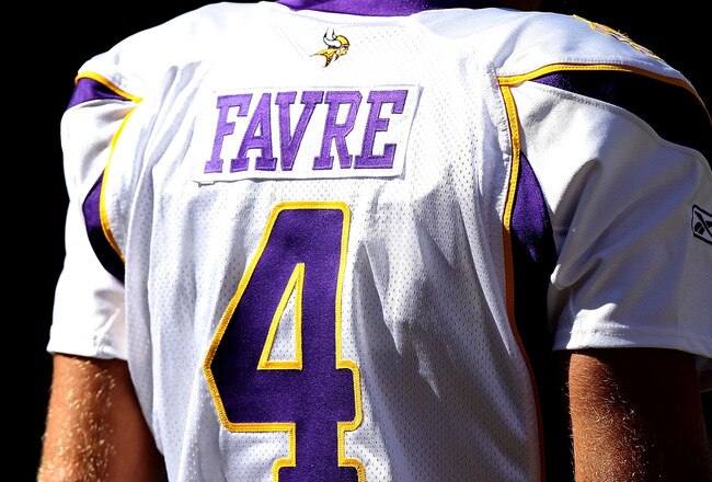 SAN FRANCISCO - AUGUST 22:  Brett Favre #4 of the Minnesota Vikings warms up against the San Francisco 49er during an NFL pre-season game at Candlestick Park on August 22, 2010 in San Francisco, California.  (Photo by Jed Jacobsohn/Getty Images)