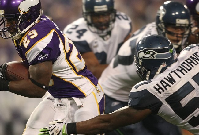 MINNEAPOLIS - NOVEMBER 22:  Chester Taylor #29 of the Minnesota Vikings runs with the ball against the Seattle Seahawks at Hubert H. Humphrey Metrodome on November 22, 2009 in Minneapolis, Minnesota.  (Photo by Nick Laham/Getty Images)