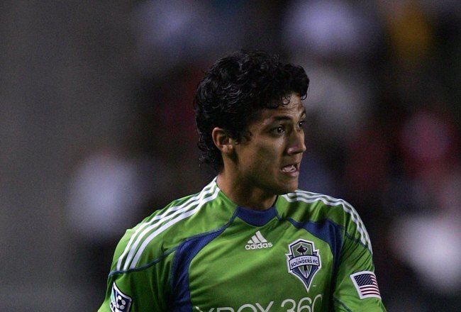 CARSON, CA - AUGUST 14:  Fredy Montero #17 of Seattle Sounders FC looks to pass the ball on the attack against Chivas USA in the second half of their MLS match at The Home Depot Center on August 14, 2010 in Carson, California.  Sounders FC and Chivas USA played to a 0-0 draw.  (Photo by Victor Decolongon/Getty Images)