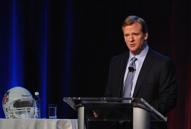 NFL Commissioner Roger Goodell addresses NFL owners at the league's 2007 meeting at the Arizona Biltmore in Phoenix, Arizona on March 26, 2007.  (Photo by Al Messerschmidt/Getty Images)
