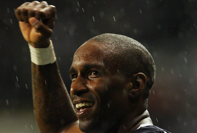 LONDON, ENGLAND - AUGUST 25:  Jermain Defoe of Tottenham Hotspur celebrates as he scores their second goal during the UEFA Champions League play-off second leg match between Tottenham Hotspur and BSC Young Boys at White Hart Lane on August 25, 2010 in London, England.  (Photo by Clive Rose/Getty Images)