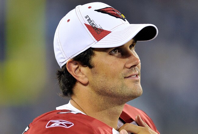 NASHVILLE, TN - AUGUST 23:  Matt Leinart #7 of the Arizona Cardinals watches from the sidelines during a preseason game against the Tennessee Titans at LP Field on August 23, 2010 in Nashville, Tennessee. Tennessee defeated Arizona, 24-10.  (Photo by Grant Halverson/Getty Images)
