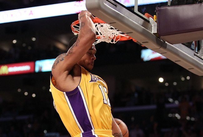 LOS ANGELES, CA - JUNE 15:  Shannon Brown #12 of the Los Angeles Lakers dunks the ball while taking on the Boston Celtics in Game Six of the 2010 NBA Finals at Staples Center on June 15, 2010 in Los Angeles, California.  NOTE TO USER: User expressly acknowledges and agrees that, by downloading and/or using this Photograph, user is consenting to the terms and conditions of the Getty Images License Agreement.  (Photo by Christian Petersen/Getty Images)
