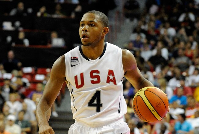 LAS VEGAS - JULY 24:  Eric Gordon #4 of the 2010 USA Basketball Men's National Team brings the ball up the court during a USA Basketball showcase at the Thomas & Mack Center on July 24, 2010 in Las Vegas, Nevada.  (Photo by Ethan Miller/Getty Images)